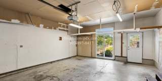 Gladstone 3BD/2BA Home with Large Yard, Shop, & 2 Car Garage Gallery 40