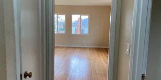 Epic REA-Great 1 BR/1 BA Unit in a S/S Duplex Gallery 17