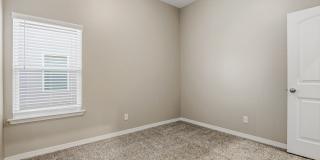 916 Keenland Ave Gallery 23