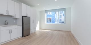 1127 Harrison Street Gallery 1