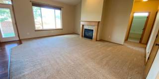 Large 3 Bed Home with Office, Fenced Yard, and Lawn Service! Gallery 15