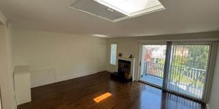 *DREAM LOCATION* 6BR Completely Renovated Duplex Gallery 34