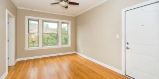 3101 N RACINE Avenue Gallery 7