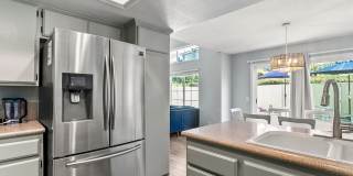 Updated & Furnished 3BR Townhome with Loft & Lake Access Gallery 14