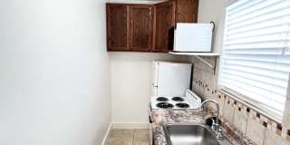 1105 South State Street - 18 Gallery 1