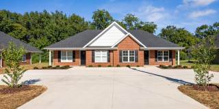 3 bed 2 bath Ranch Style Duplex Gallery 1