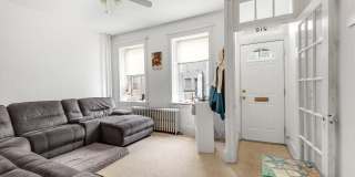 218 GRAPE Street Gallery 1