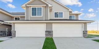 NEW CONSTRUCTION TOWNHOME!! 3 Bed, 2 Bath in Pella Gallery 1