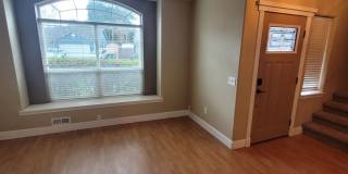 Charming and Spacious 3BB/2.5BA home for rent!  AVAILABLE NOW Gallery 8