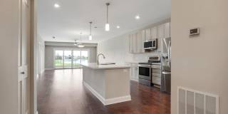 Luxury 1st Floor Condo Overlooking Little Turtle Country Club Golf Course Gallery 4