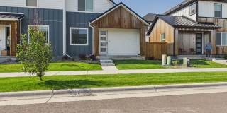 3 Bedroom with Air Conditioning FIRST MONTH FREE Gallery 1