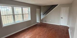Beautiful 3 Bedroom 2 bath Townhome Conveniently Located and updated Gallery 14