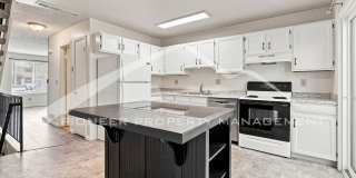 Spacious Townhouse with Central AC and Washer/Dryer Spacious Townhouse with Central AC and Washer/Dryer Gallery 7