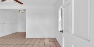 2835 SW 24th St Gallery 4