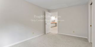 Lake Oswego Two Bedroom Home - New Updated Kitchen Coming Soon! Gallery 10