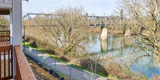 LIVE ON THE WILLAMETTE RIVER Gallery 1