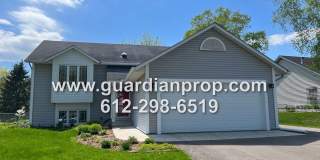 Woodbury House Available July 1st, Meticulously Maintained, Lower Family Room, Back Deck, Pool Access Gallery 1