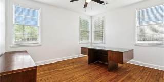 2410 GENTILLY Boulevard Gallery 3