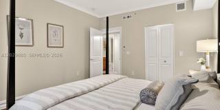 1200 Hillsboro Mile Gallery 24