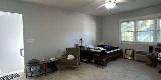 Beautiful 1 bed/1 bath near Duke utilities included and off street parking! Gallery 6