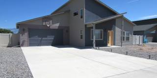 MOVE IN SPECIAL: $300 off the first full month of rent! Gallery 3
