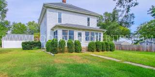 Spacious 4-Bedroom De Soto Home with Large Yard + Detached Garage Gallery 1