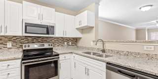 Alexander Crossing Apartments & Townhomes Gallery 1