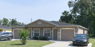 Spacious 3BR/2BA Duplex with Private Garage – Carpet-Free! Gallery 1