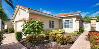 Seasonal Short-Term 2 Bed 2 Bath Single Family Home located in Venetian Golf and River Club! Gallery 4