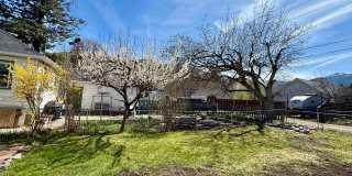 3 Bedroom / 2 Bath Home - Bespoke Elegance in the University District! Gallery 27