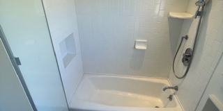 Great House in Oakland with a yard! 2 Beds, 1 Bath Gallery 58
