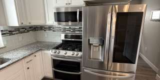 Gorgeous 6-bedroom, 4-bathroom with a large garage Salem Gallery 8