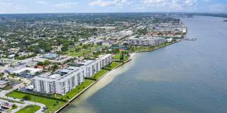 301 Lake Shore Drive Gallery 43