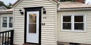 Beautifully Updated 4 Bedroom, 2 Bathroom Home for Rent – Pearisburg, VA Gallery 1