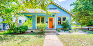 Vintage House - French Place Gallery 1