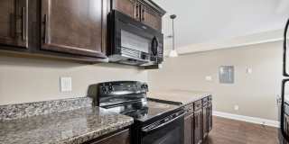 Pet Friendly Two Bedroom! Gallery 11