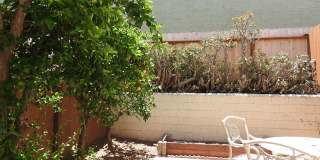 Lovely 2 bedroom townhouse Gallery 10