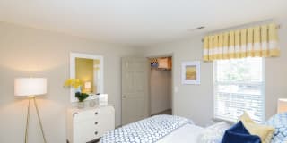 Icon on the Greenway Gallery 33