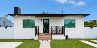 3915 Southwest 68th Avenue Gallery 1