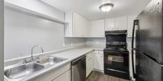 Premier Gardens Apt. Gallery 49