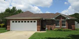 Nice 3 bedroom 2 bathroom house located at 32 Reno Drive Gallery 1