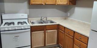 1228 West 18th Street Gallery 1