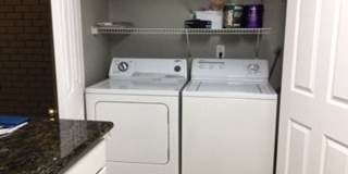 Cute and Upgraded Condo in Redmond! Gallery 15