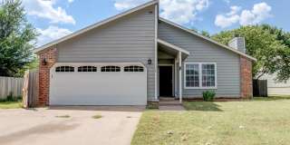 3 Bed | 2 Bath in Bixby! Gallery 1