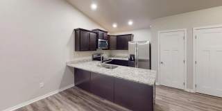 3 bedroom 2 bathroom townhome with 1 car garage Gallery 1