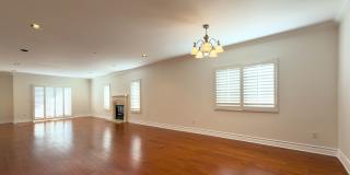 Spacious 3BR Condo with Luxury Finishes in Brentwood! Gallery 4