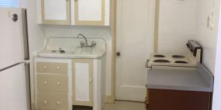 1 bed 1 bath apartment on Oregon Avenue Gallery 1