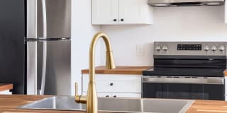 510 S College Street Gallery 10