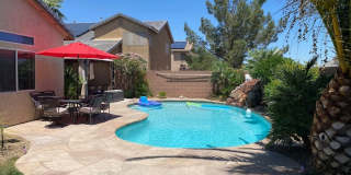 Single Story w/ Pool and Spa - Pool Service Inc. 8/1 move in Gallery 5