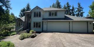 Tri-Level Spring Blvd Home Gallery 1